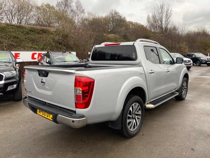 Nissan Navara Double Cab Pick Up Tekna 2.3dCi 190 4WD Auto Pick Up Diesel Silver