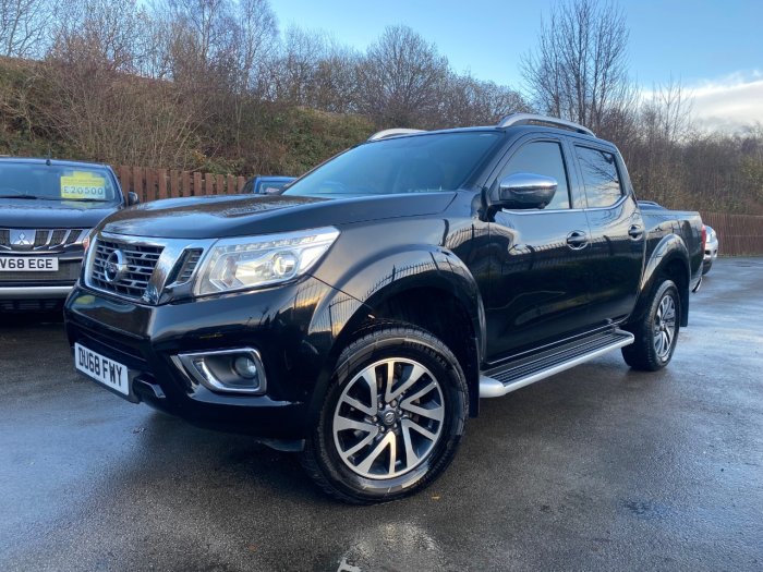 Nissan Navara Double Cab Pick Up Tekna 2.3dCi 190 4WD Auto Pick Up Diesel Black