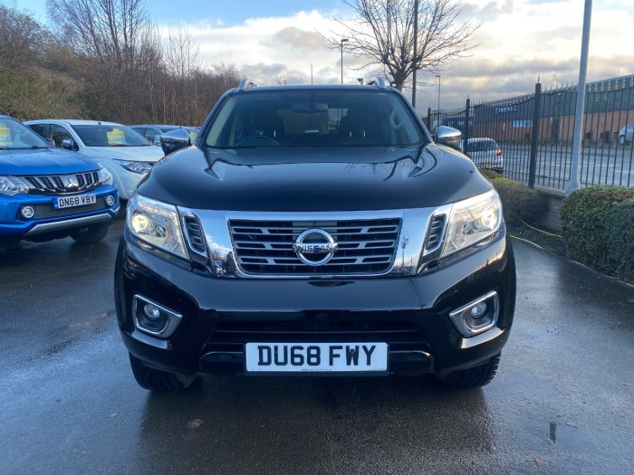 Nissan Navara Double Cab Pick Up Tekna 2.3dCi 190 4WD Auto Pick Up Diesel Black