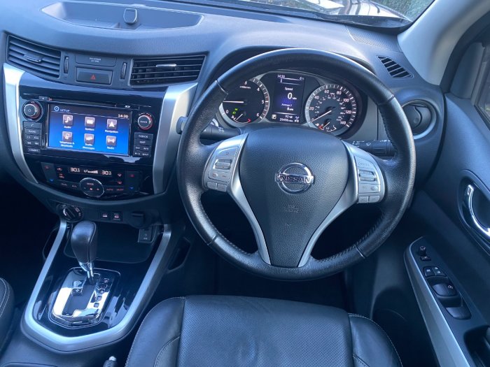 Nissan Navara Double Cab Pick Up Tekna 2.3dCi 190 4WD Auto Pick Up Diesel Black