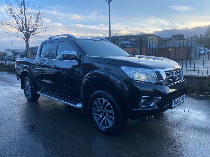 Nissan Navara Double Cab Pick Up Tekna 2.3dCi 190 4WD Auto Pick Up Diesel Black