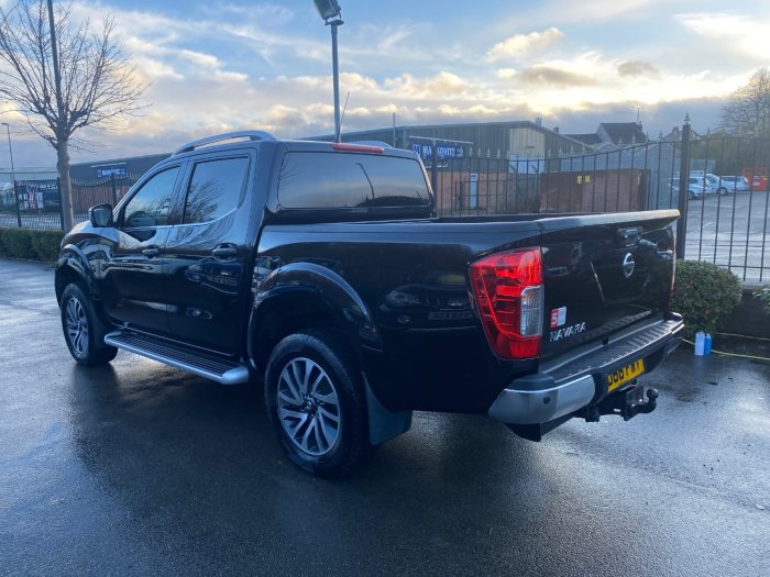 Nissan Navara Double Cab Pick Up Tekna 2.3dCi 190 4WD Auto Pick Up Diesel Black