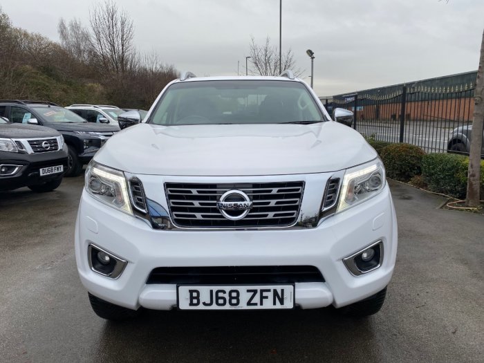 Nissan Navara Double Cab Pick Up Tekna 2.3dCi 190 4WD Pick Up Diesel White