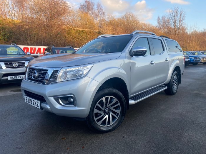 Nissan Navara Double Cab Pick Up Tekna 2.3dCi 190 4WD Auto Pick Up Diesel Silver