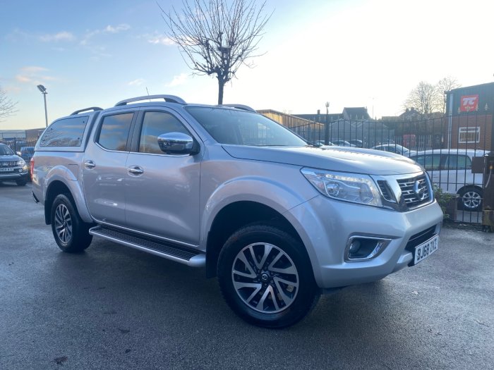 Nissan Navara Double Cab Pick Up Tekna 2.3dCi 190 4WD Auto Pick Up Diesel Silver