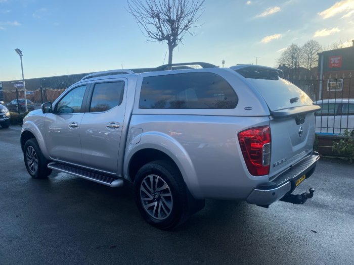 Nissan Navara Double Cab Pick Up Tekna 2.3dCi 190 4WD Auto Pick Up Diesel Silver