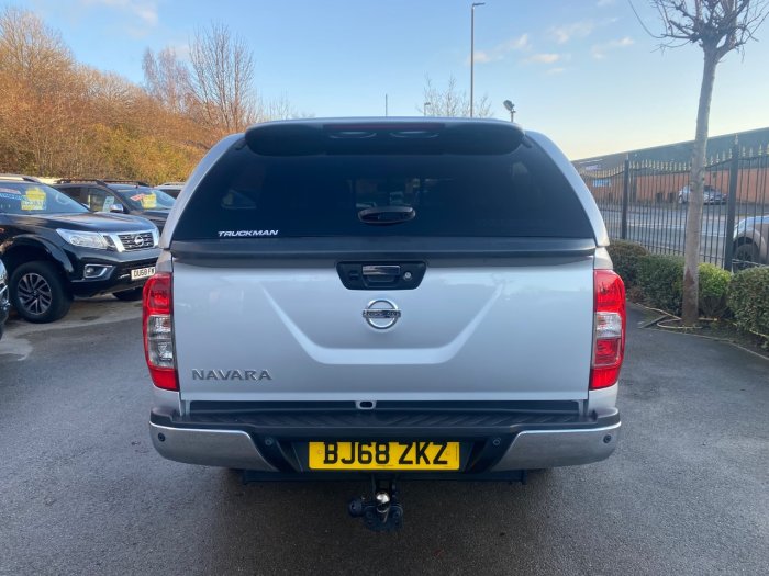 Nissan Navara Double Cab Pick Up Tekna 2.3dCi 190 4WD Auto Pick Up Diesel Silver