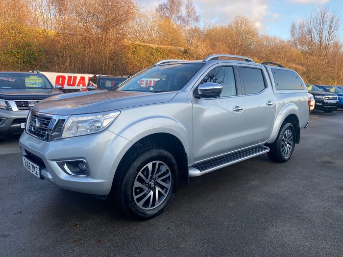 Nissan Navara Double Cab Pick Up Tekna 2.3dCi 190 4WD Auto Pick Up Diesel Silver