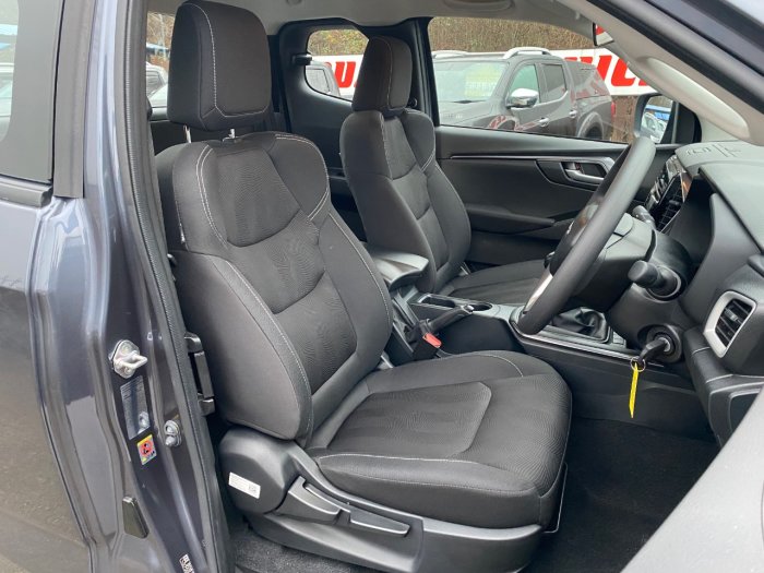 Isuzu D-max 1.9 DL20 Extended Cab 4x4 Pick Up Diesel Grey