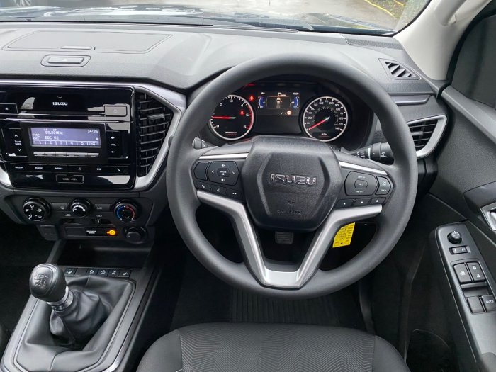 Isuzu D-max 1.9 DL20 Extended Cab 4x4 Pick Up Diesel Grey