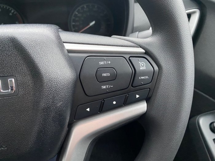 Isuzu D-max 1.9 DL20 Extended Cab 4x4 Pick Up Diesel Grey