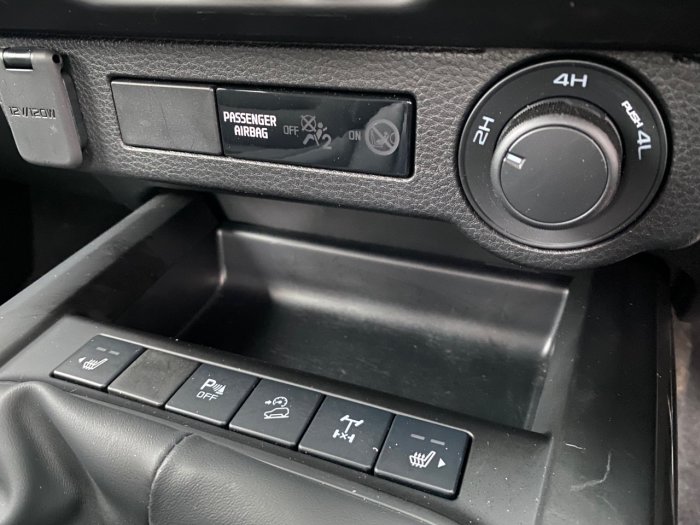 Isuzu D-max 1.9 DL20 Extended Cab 4x4 Pick Up Diesel Grey