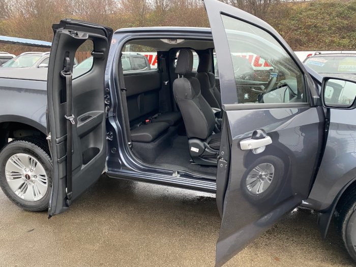 Isuzu D-max 1.9 DL20 Extended Cab 4x4 Pick Up Diesel Grey