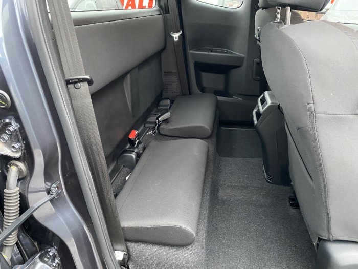 Isuzu D-max 1.9 DL20 Extended Cab 4x4 Pick Up Diesel Grey