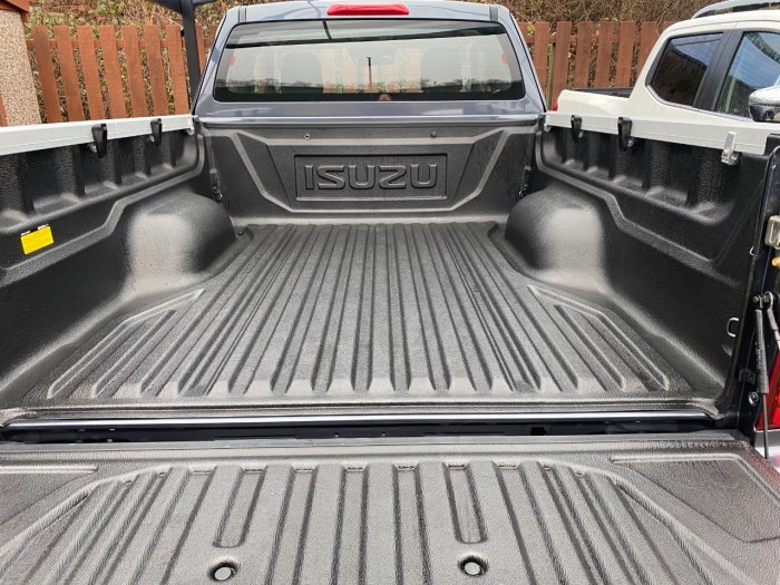 Isuzu D-max 1.9 DL20 Extended Cab 4x4 Pick Up Diesel Grey
