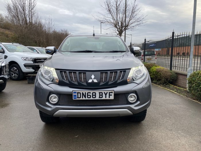 Mitsubishi L200 2.4 Double Cab DI-D 178 Barbarian 4WD Pick Up Diesel Grey