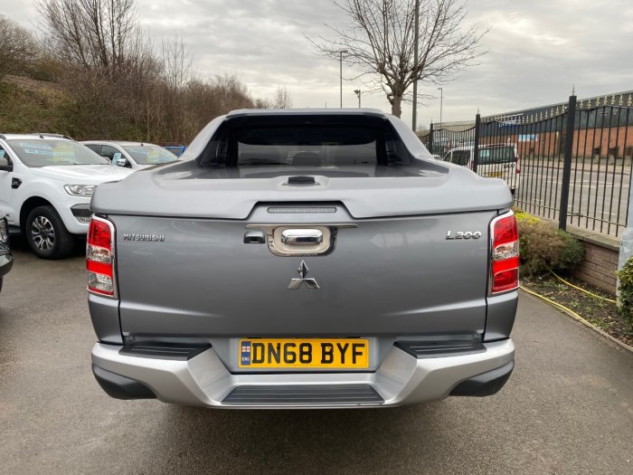 Mitsubishi L200 2.4 Double Cab DI-D 178 Barbarian 4WD Pick Up Diesel Grey