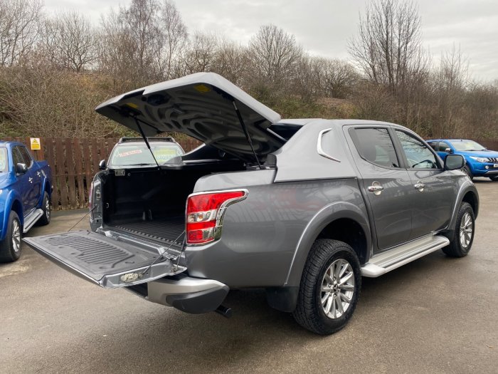 Mitsubishi L200 2.4 Double Cab DI-D 178 Barbarian 4WD Pick Up Diesel Grey