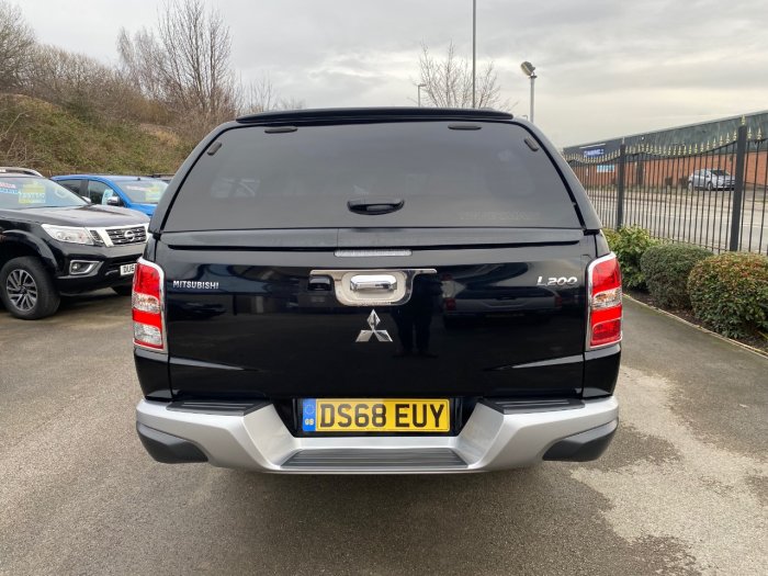 Mitsubishi L200 2.4 Double Cab DI-D 178 Barbarian 4WD Auto Pick Up Diesel Black