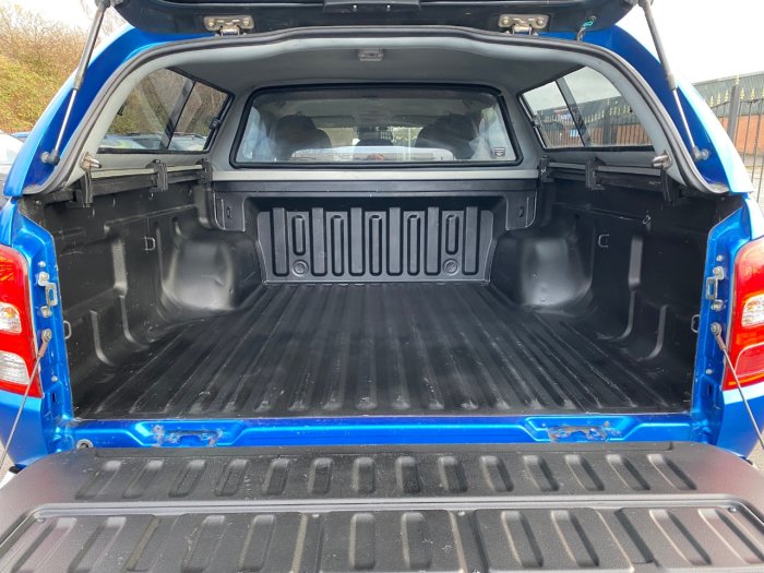 Mitsubishi L200 2.4 Double Cab DI-D 178 Warrior 4WD Pick Up Diesel Blue