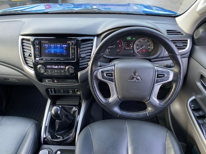 Mitsubishi L200 2.4 Double Cab DI-D 178 Warrior 4WD Pick Up Diesel Blue