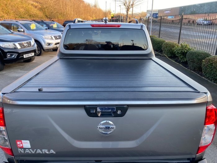 Nissan Navara Double Cab Pick Up N-Guard 2.3dCi 190 TT 4WD Pick Up Diesel Grey