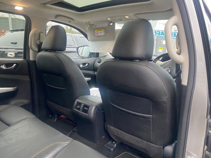 Nissan Navara Double Cab Pick Up N-Guard 2.3dCi 190 TT 4WD Pick Up Diesel Grey