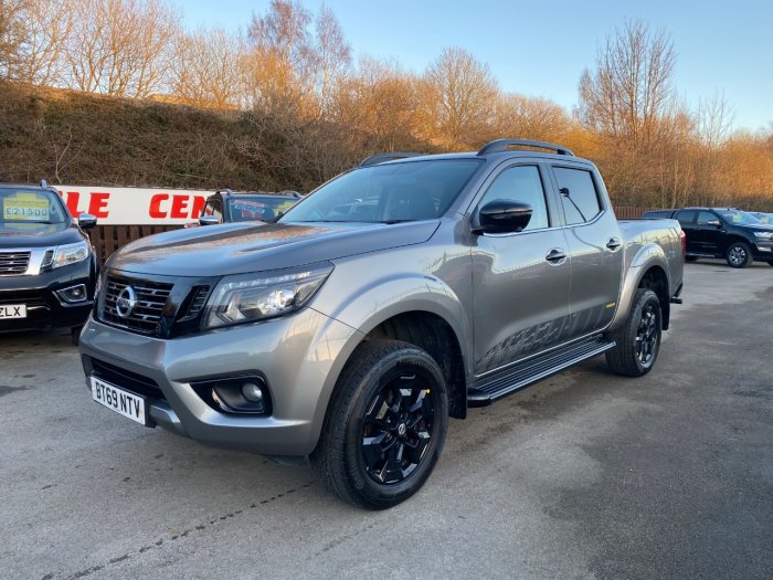 Nissan Navara Double Cab Pick Up N-Guard 2.3dCi 190 TT 4WD Pick Up Diesel Grey