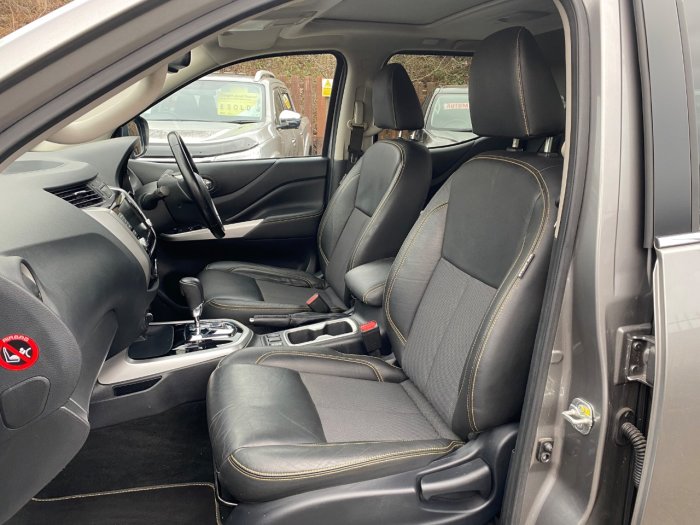 Nissan Navara Double Cab Pick Up N-Guard 2.3dCi 190 TT 4WD Auto Pick Up Diesel Grey
