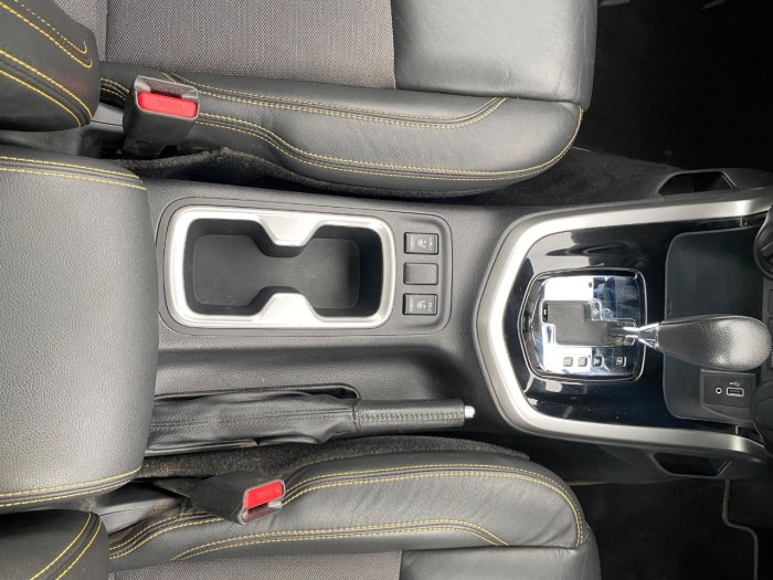 Nissan Navara Double Cab Pick Up N-Guard 2.3dCi 190 TT 4WD Auto Pick Up Diesel Grey
