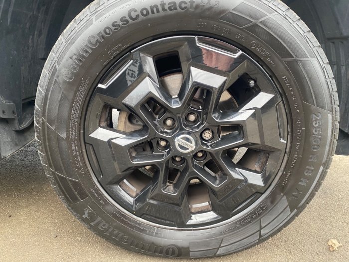 Nissan Navara Double Cab Pick Up N-Guard 2.3dCi 190 TT 4WD Auto Pick Up Diesel Grey