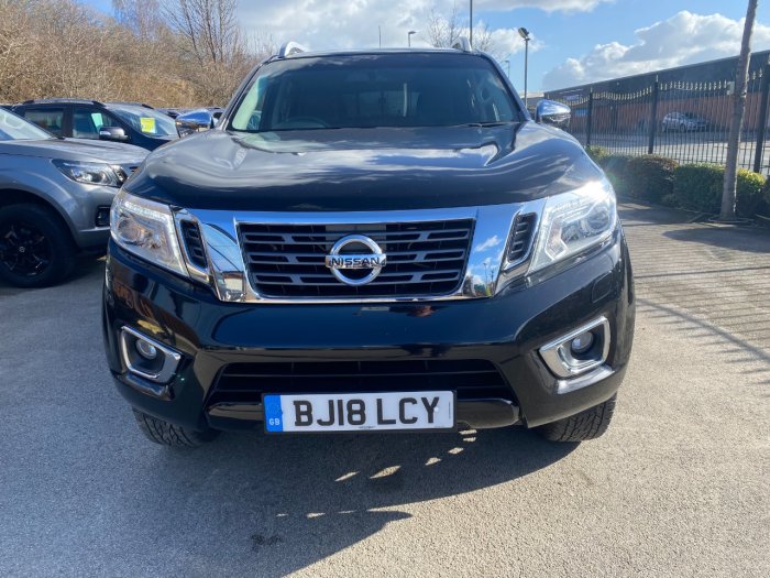 Nissan Navara Double Cab Pick Up Tekna 2.3dCi 190 4WD Pick Up Diesel Black