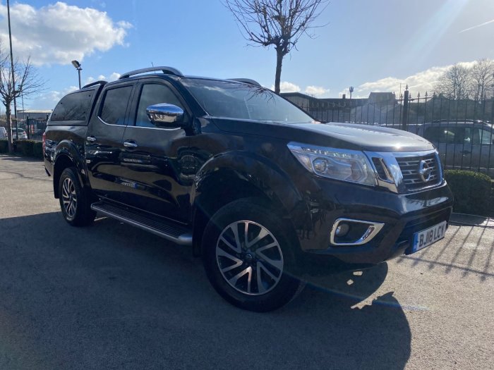 Nissan Navara Double Cab Pick Up Tekna 2.3dCi 190 4WD Pick Up Diesel Black