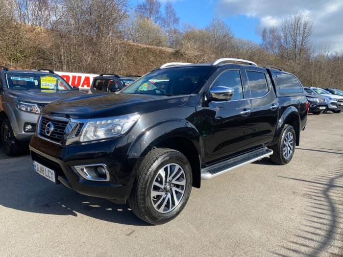 Nissan Navara Double Cab Pick Up Tekna 2.3dCi 190 4WD Pick Up Diesel Black