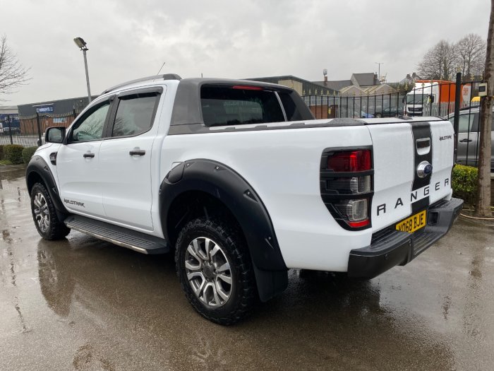 Ford Ranger Pick Up Double Cab Wildtrak 3.2 TDCi 200 Auto Pick Up Diesel White