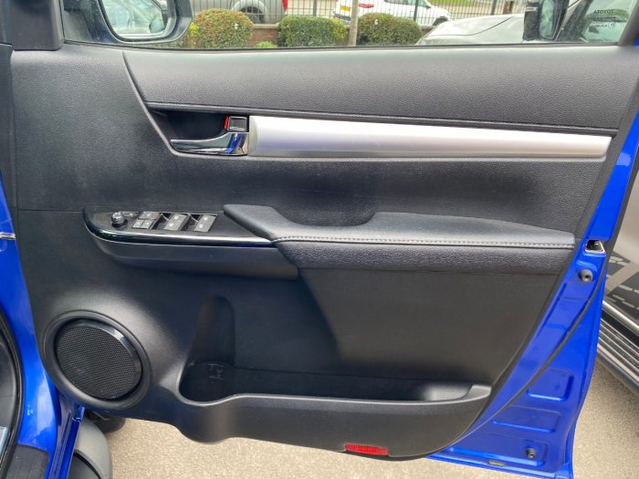 Toyota Hilux Invincible X D/Cab Pick Up 2.4 D-4D Auto Pick Up Diesel Blue