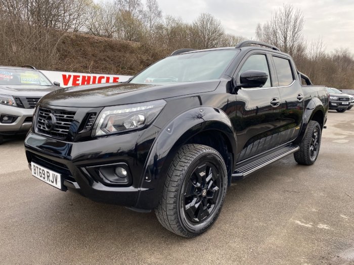 Nissan Navara Double Cab Pick Up N-Guard 2.3dCi 190 TT 4WD Auto Pick Up Diesel Black