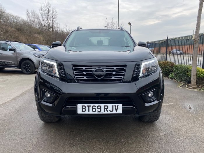 Nissan Navara Double Cab Pick Up N-Guard 2.3dCi 190 TT 4WD Auto Pick Up Diesel Black