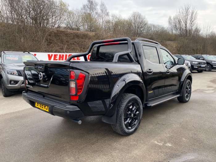 Nissan Navara Double Cab Pick Up N-Guard 2.3dCi 190 TT 4WD Auto Pick Up Diesel Black