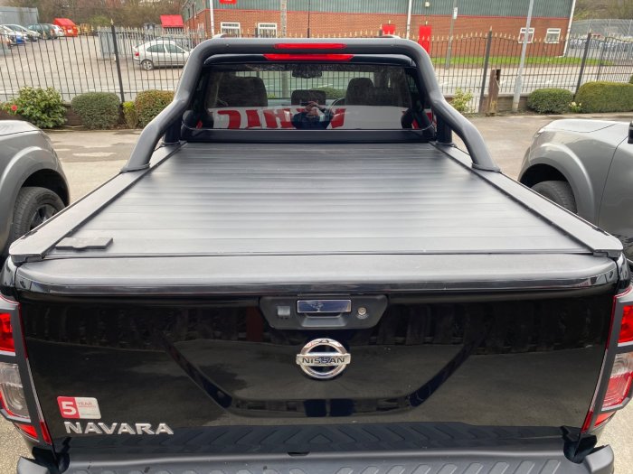 Nissan Navara Double Cab Pick Up N-Guard 2.3dCi 190 TT 4WD Auto Pick Up Diesel Black