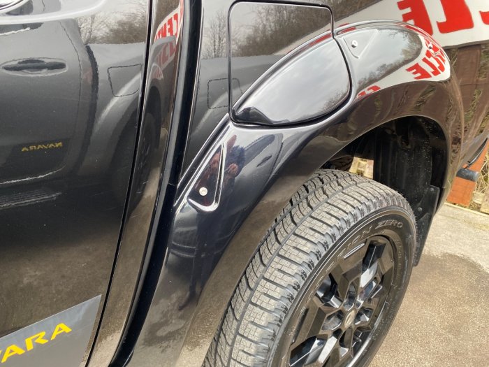 Nissan Navara Double Cab Pick Up N-Guard 2.3dCi 190 TT 4WD Auto Pick Up Diesel Black
