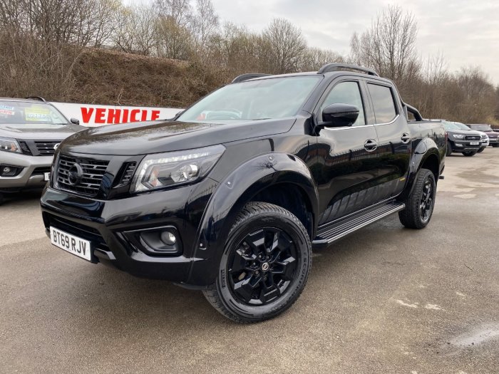 Nissan Navara Double Cab Pick Up N-Guard 2.3dCi 190 TT 4WD Auto Pick Up Diesel Black