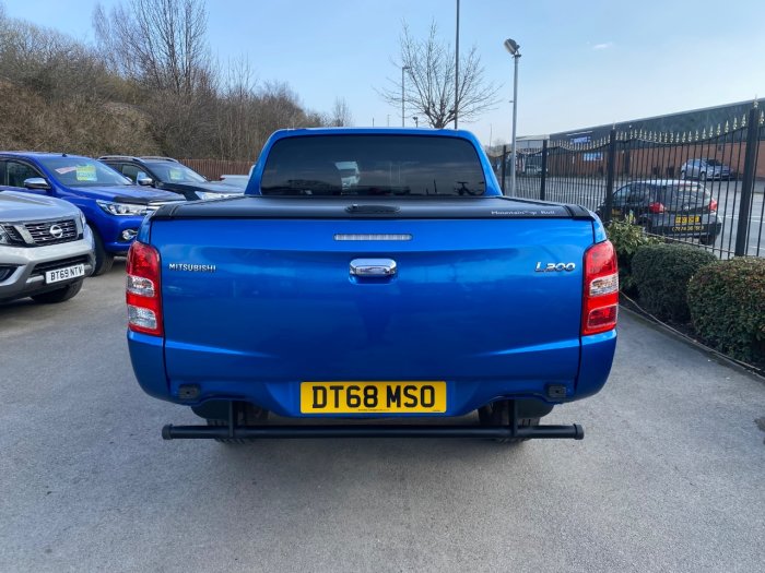 Mitsubishi L200 2.4 Double Cab DI-D 178 Titan 4WD Pick Up Diesel Blue