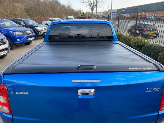 Mitsubishi L200 2.4 Double Cab DI-D 178 Titan 4WD Pick Up Diesel Blue