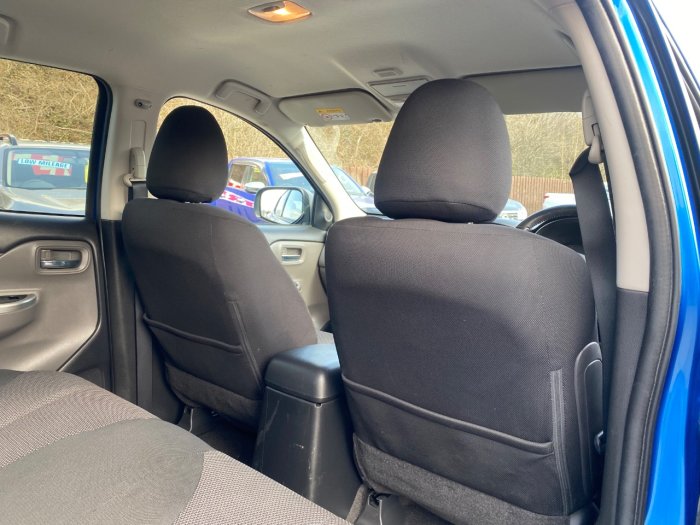 Mitsubishi L200 2.4 Double Cab DI-D 178 Titan 4WD Pick Up Diesel Blue
