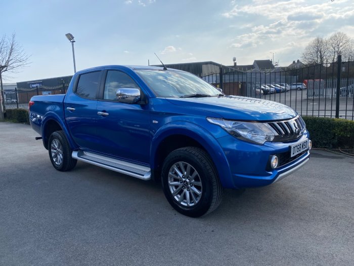 Mitsubishi L200 2.4 Double Cab DI-D 178 Titan 4WD Pick Up Diesel Blue