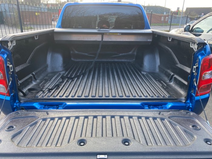 Mitsubishi L200 2.4 Double Cab DI-D 178 Titan 4WD Pick Up Diesel Blue