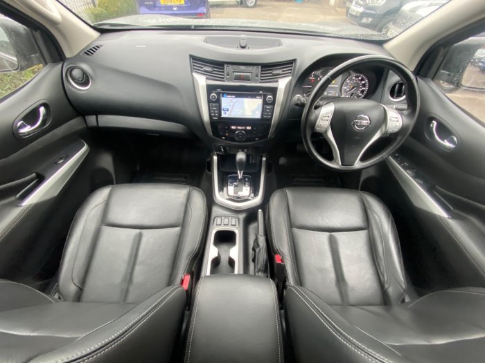 Nissan Navara Double Cab Pick Up Tekna 2.3dCi 190 4WD Auto Pick Up Diesel Black