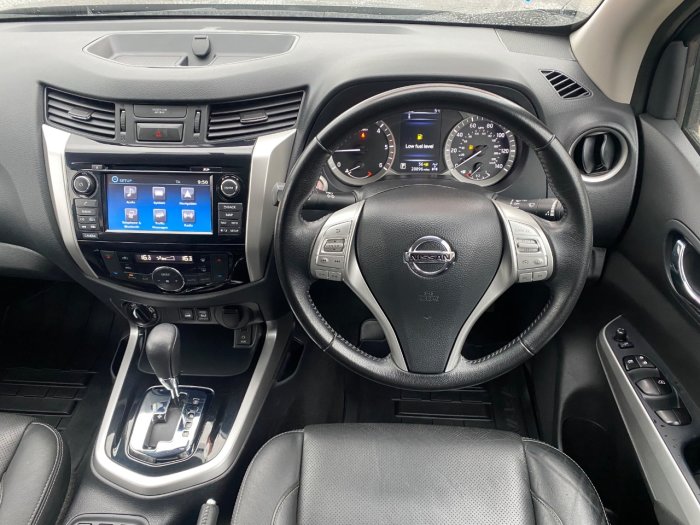 Nissan Navara Double Cab Pick Up Tekna 2.3dCi 190 4WD Auto Pick Up Diesel Black