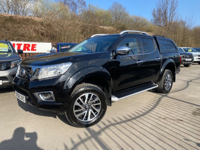 Nissan Navara Double Cab Pick Up Tekna 2.3dCi 190 4WD Auto Pick Up Diesel Black